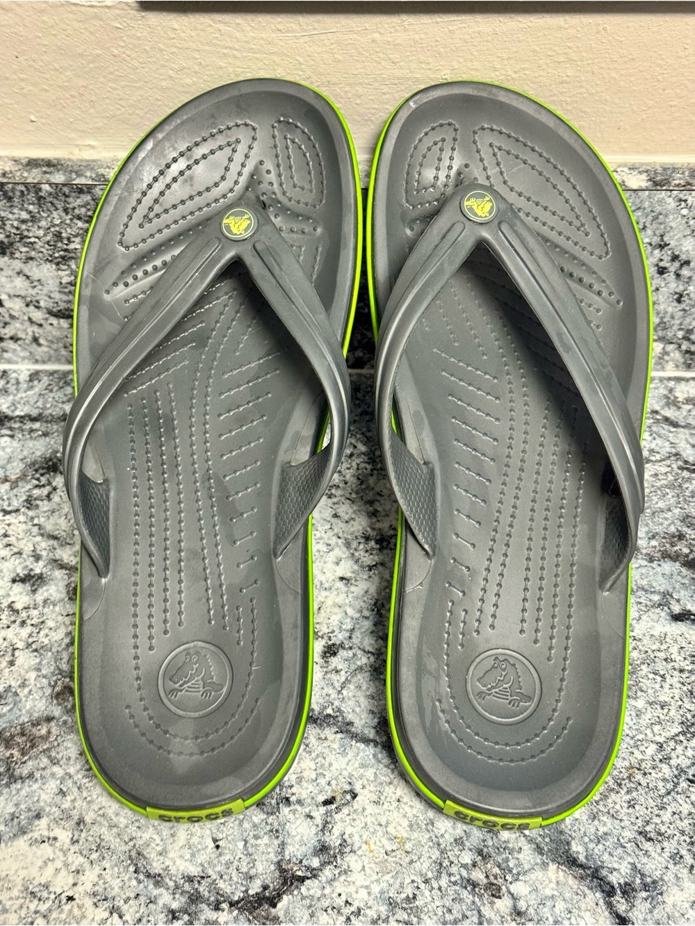 Crocs Crocband Flip Flops Men’s 11 Gray Lime Green Thong Sandals